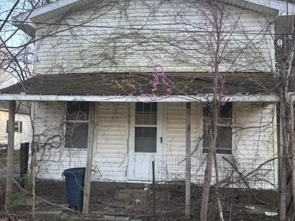 4872 Old North Rd, Christopher, IL 62822