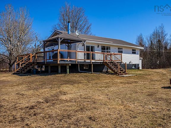 3rd image of 324 Valley Rd