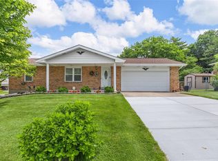 3212 Fox Hill Rd, Saint Charles, MO 63301