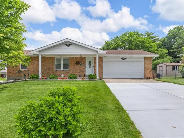 3212 Fox Hill Rd, Saint Charles, MO 63301