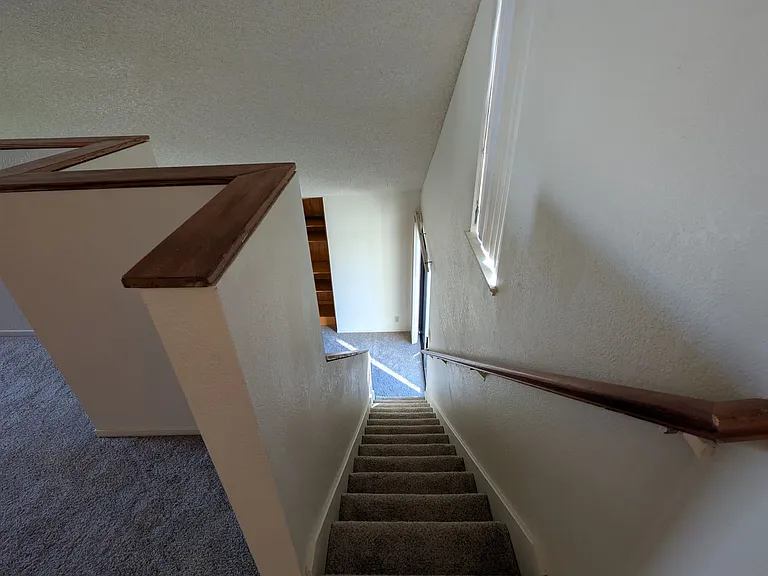 Eastlake Apartments — Photo 37