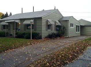 1210 39th St, Moline, IL 61265