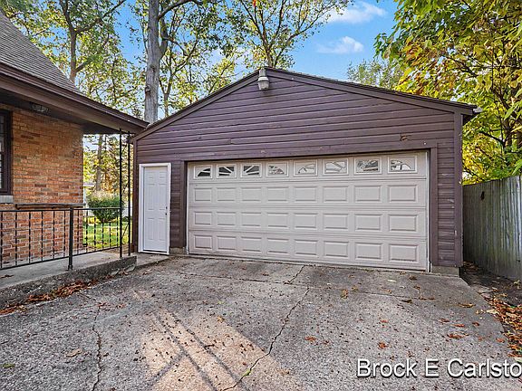 3rd image of 1711 Langeland Ave