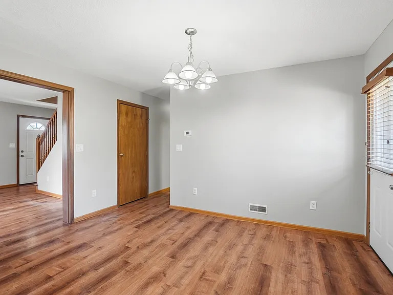 245 Fitchland Dr — Photo 27
