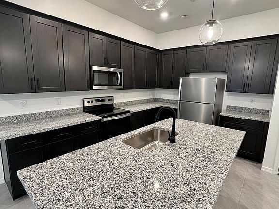 5th image of 220 E Markwood Dr