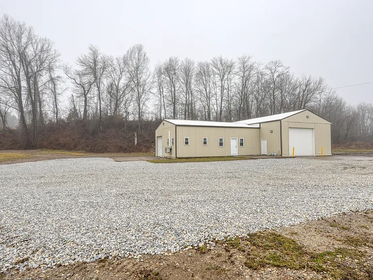 11126 E Pike Rd — Photo 2