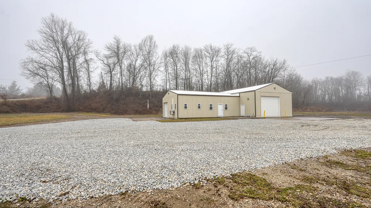 Building Photo - 11126 E Pike Rd