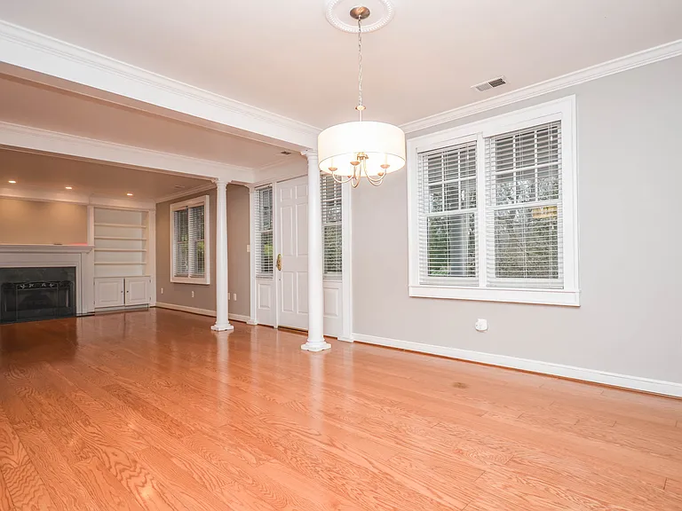 9108 Weant Dr — Photo 7