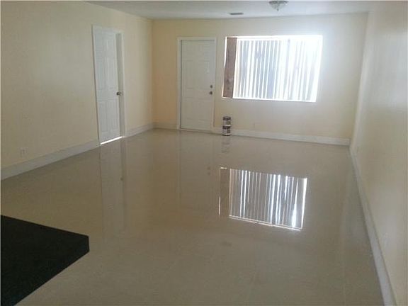 5th image of 409 NW 5th Ave