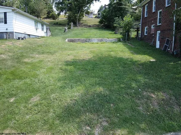 501 Braxton St, Gassaway, WV 26624