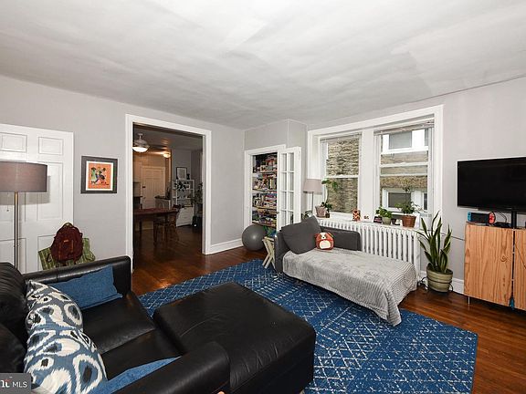 3rd image of 427 W Sedgwick St APT B