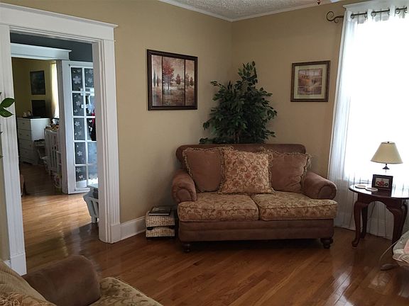 2nd image of 814 Lincoln Ave