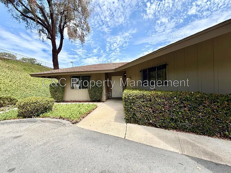 7099 Russan Ln — Photo 15