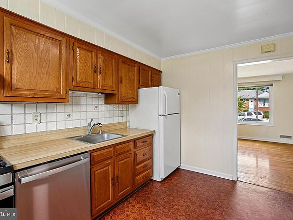 4th image of 3408 Farthing Dr