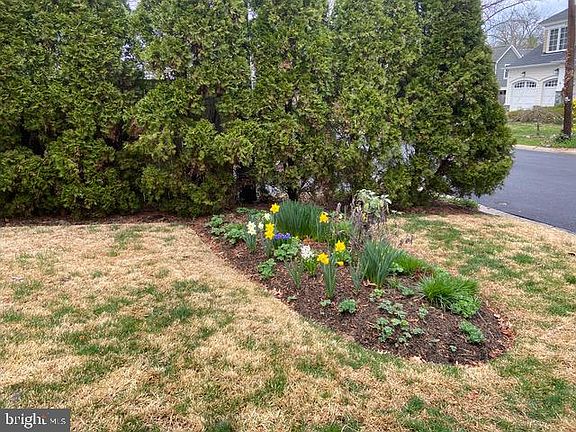 2nd image of 8008 Aberdeen Rd