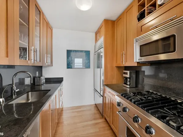 88 Greenwich Street image 5 of 11