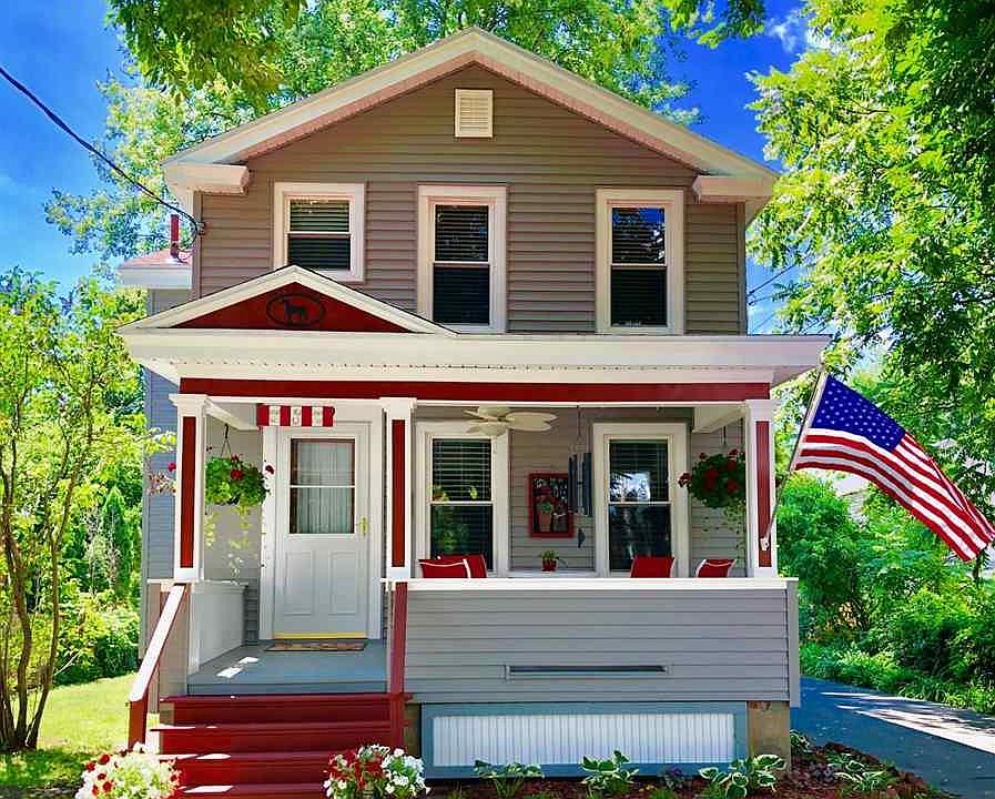 1st image of 210 Lake Ave