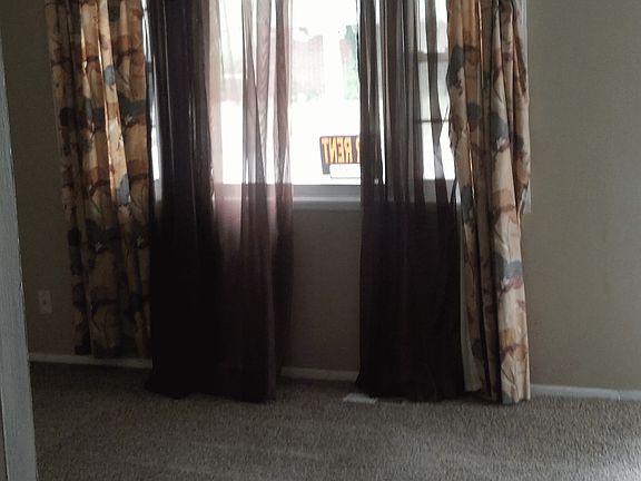 5th image of 4007 Cass Ct