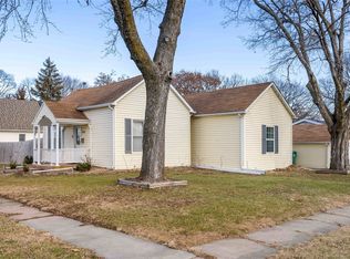 310 S 3rd St, Indianola, IA 50125