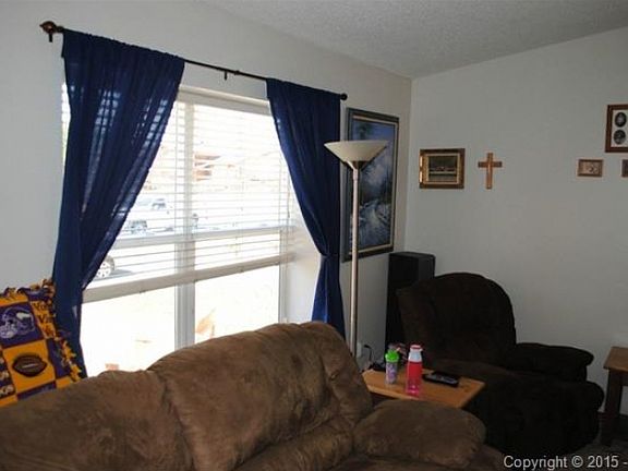 5th image of 3325 Bridgewater Dr