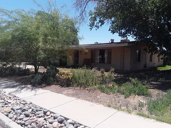 2nd image of 540 College Pl