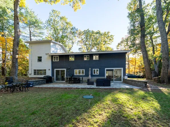 6 Aqueduct Rd, Wayland, MA 01778