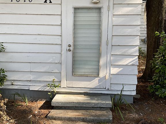 4th image of 1610 E Park Ave APT A