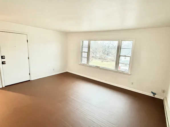 1224 N Main St #2, Rockford, IL 61103