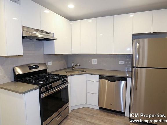 4th image of 3352 N Kenmore Ave #Ch2