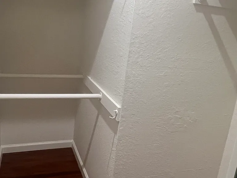 2411 E Greenview Dr — Photo 15