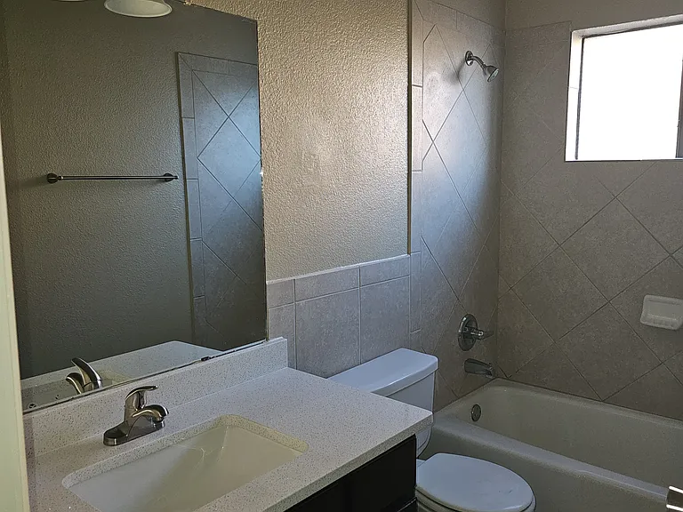 11265 Ivanhoe Dr — Photo 13
