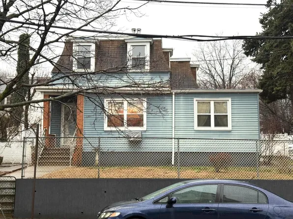 1635 Union Turnpike image 1 of 9