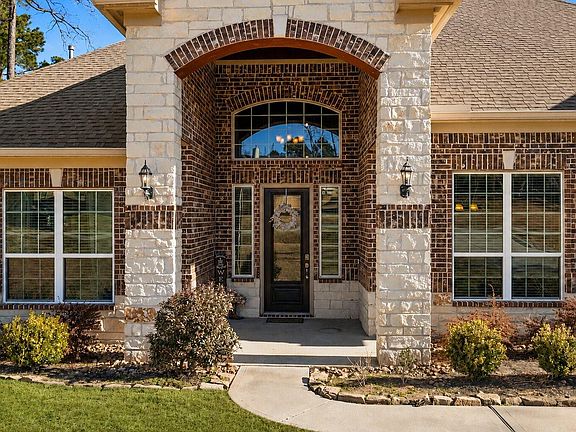 2nd image of 21364 Lady Bird Ln