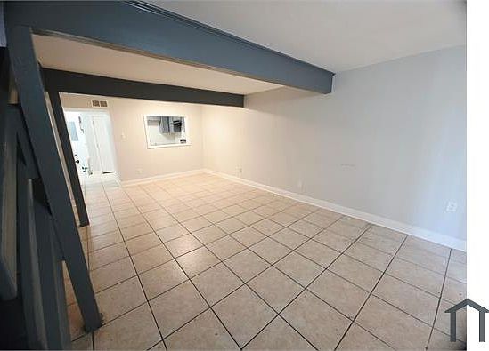 1st image of 3317 Kabel Dr