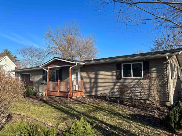 354 5th St, Prairie Du Sac, WI 53578