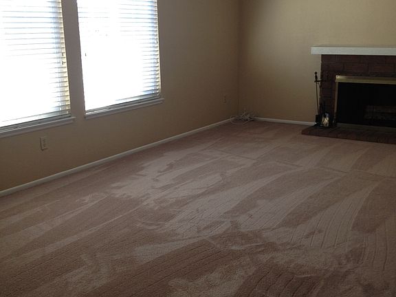 2nd image of 2943 E Walnut St