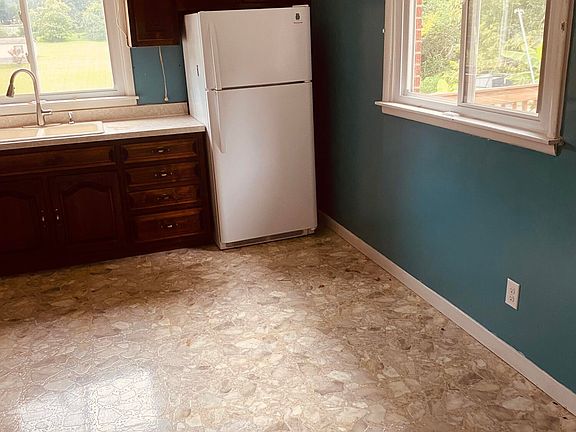5th image of 1555 Greene Rd