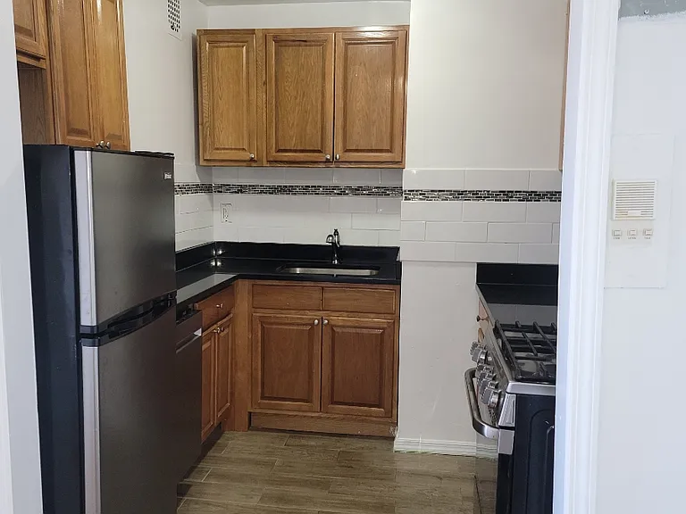 415 Stratford Rd #7I — Photo 3