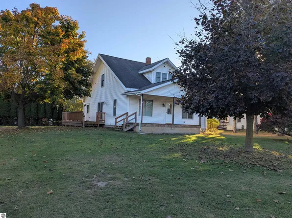3223 Seaman Dr, Mount Pleasant, MI 48858