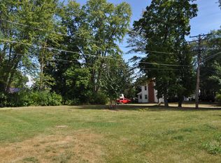 W Winnifred St, Freeport, IL 61032