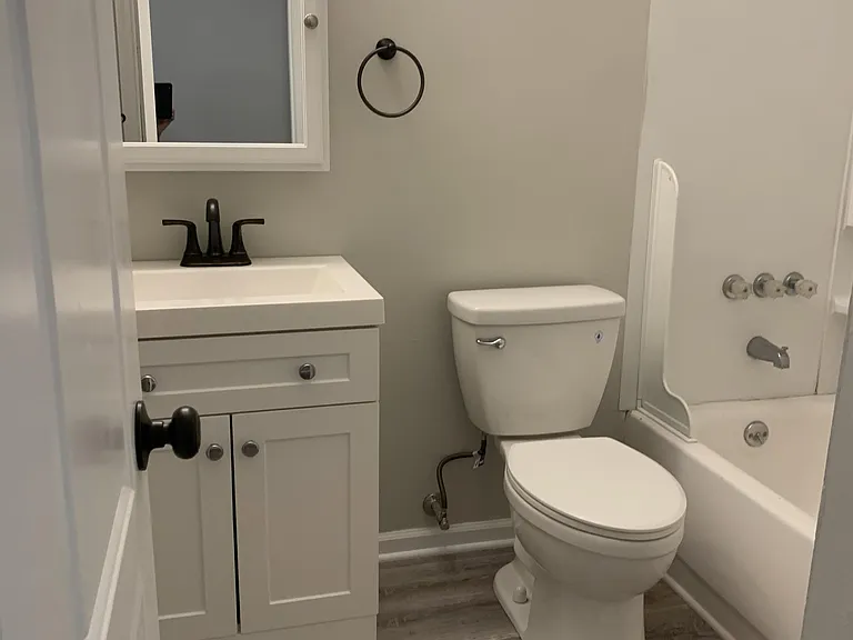 52 College Ave — Photo 9