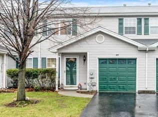 47 Biltmore Cir, Huntington Station, NY 11746