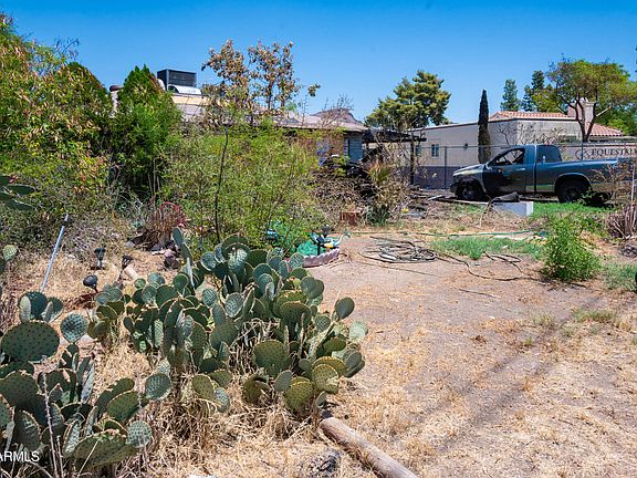 4th image of 842 E ROBERTS Road #-