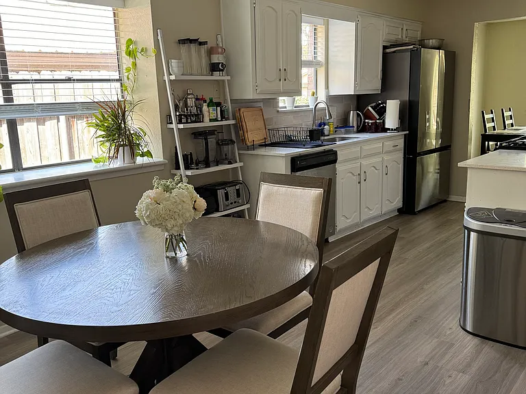 1317 Westpark Dr — Photo 2