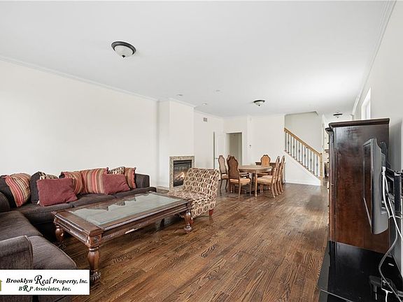 2nd image of 32 Wild Ave