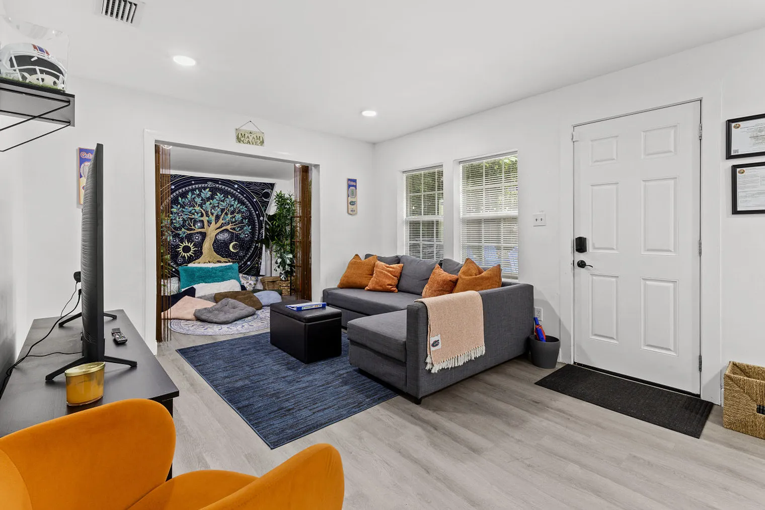 3 bed, 2.0 bath, $7,646 — Photo 1