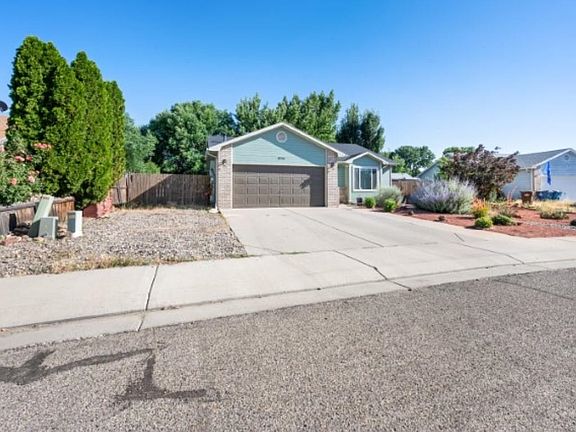 3rd image of 3275 1/2 S Mountain Oak Ct