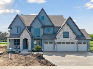 4425 Brindle Dr, Medina, MN 55340