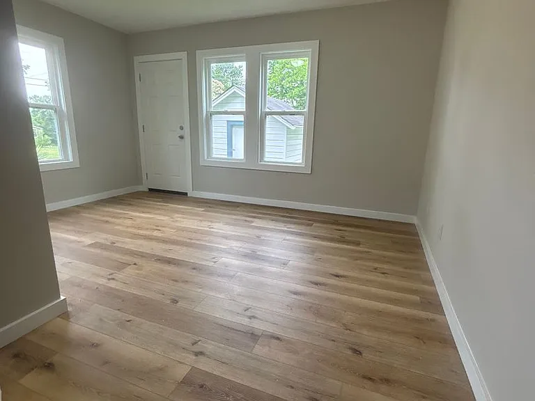 201 Arrowhead St — Photo 4