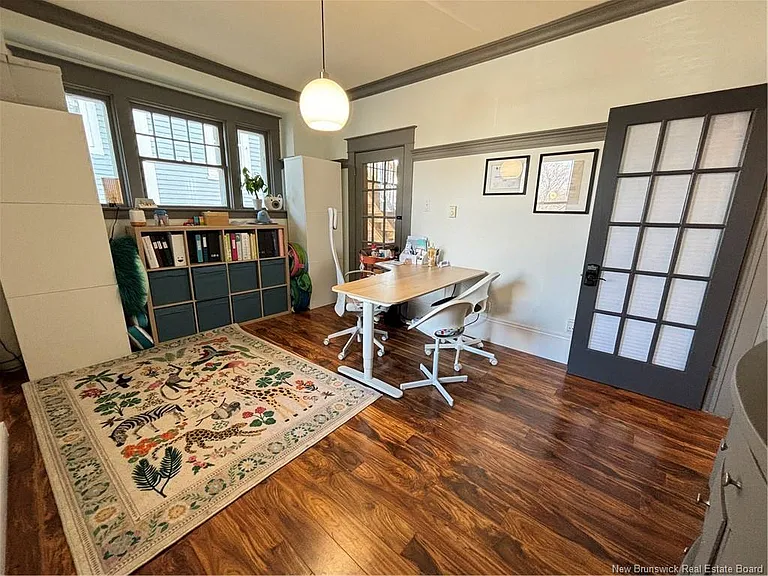 187 Botsford St — Photo 14